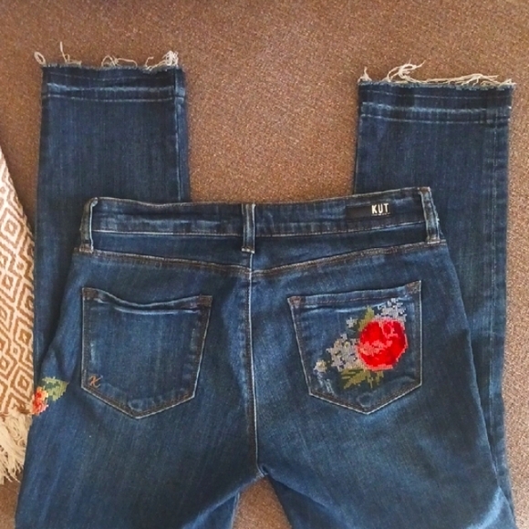 Kut from the Kloth Women's Blue Floral Embroidered Jeans Size 4. Beautiful. - Picture 8 of 10